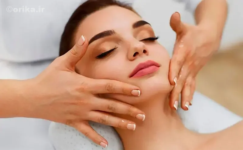 روش صحیح ماساژ روغن روی صورت بدون آسیب به پوست
